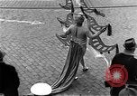 Standbild Mummers Parade Philadelphia Pennsylvania USA, 1937, aus Sekunde 26 historischem Filmmaterial Videoclip 65675045121