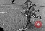 Standbild Mummers Parade Philadelphia Pennsylvania USA, 1937, aus Sekunde 27 historischem Filmmaterial Videoclip 65675045121