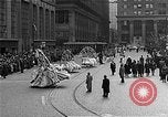 Standbild Mummers Parade Philadelphia Pennsylvania USA, 1937, aus Sekunde 60 historischem Filmmaterial Videoclip 65675045121