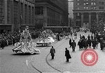 Standbild Mummers Parade Philadelphia Pennsylvania USA, 1937, aus Sekunde 62 historischem Filmmaterial Videoclip 65675045121