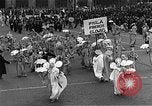 Standbild Mummers Parade United States USA, 1937, aus Sekunde 30 historischem Filmmaterial Videoclip 65675045122