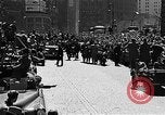 Standbild Wagenkolonne New York City United States USA, 1951, aus Sekunde 12 historischem Filmmaterial Videoclip 65675045123