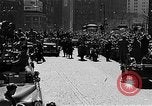 Standbild Wagenkolonne New York City United States USA, 1951, aus Sekunde 14 historischem Filmmaterial Videoclip 65675045123