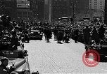 Standbild Wagenkolonne New York City United States USA, 1951, aus Sekunde 15 historischem Filmmaterial Videoclip 65675045123