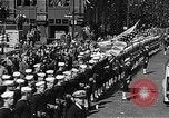 Standbild Wagenkolonne New York City United States USA, 1951, aus Sekunde 37 historischem Filmmaterial Videoclip 65675045123