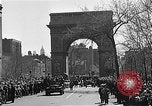 Standbild Wagenkolonne New York United States USA, 1951, aus Sekunde 14 historischem Filmmaterial Videoclip 65675045124