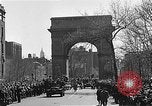 Standbild Wagenkolonne New York United States USA, 1951, aus Sekunde 16 historischem Filmmaterial Videoclip 65675045124
