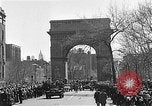 Standbild Wagenkolonne New York United States USA, 1951, aus Sekunde 17 historischem Filmmaterial Videoclip 65675045124