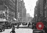 Standbild Wagenkolonne New York United States USA, 1951, aus Sekunde 18 historischem Filmmaterial Videoclip 65675045124