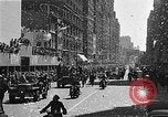 Standbild Wagenkolonne New York United States USA, 1951, aus Sekunde 22 historischem Filmmaterial Videoclip 65675045124
