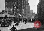 Standbild Wagenkolonne New York United States USA, 1951, aus Sekunde 23 historischem Filmmaterial Videoclip 65675045124
