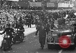 Standbild Wagenkolonne New York United States USA, 1951, aus Sekunde 38 historischem Filmmaterial Videoclip 65675045124