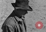Immagine di La sovrapproduzione su American Plains conduce a vaschetta raccoglipolvere United States USA, 1936, secondo 58 filmato di repertorio 65675045148