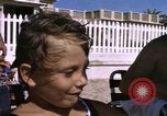 Image baigneurs sur la plage Bahreïn, 1967, de la seconde 50 séquences d'archives historiques vidéo 65675045151