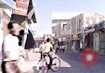 Image des scènes de rue Bahreïn, 1967, de la seconde 1 séquences d'archives historiques vidéo 65675045152