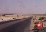 Immagine di Il cammello arabo piloti Bahrain, 1967, secondo 26 filmato di repertorio 65675045155