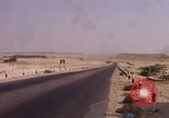 Immagine di Il cammello arabo piloti Bahrain, 1967, secondo 31 filmato di repertorio 65675045155