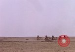 Immagine di Il cammello arabo piloti Bahrain, 1967, secondo 52 filmato di repertorio 65675045155