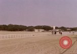 Immagine di Corsa di cammelli Bahrain, 1967, secondo 15 filmato di repertorio 65675045156