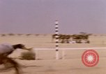 Immagine di Corsa di cammelli Bahrain, 1967, secondo 19 filmato di repertorio 65675045156