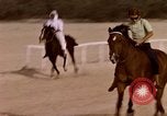 Immagine di Corsa di cammelli Bahrain, 1967, secondo 27 filmato di repertorio 65675045156