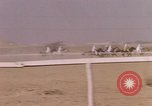 Immagine di Corsa di cammelli Bahrain, 1967, secondo 44 filmato di repertorio 65675045156