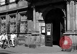 Standbild Studenten Heidelberg Deutschland, 1952, aus Sekunde 17 historischem Filmmaterial Videoclip 65675045166