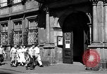 Standbild Studenten Heidelberg Deutschland, 1952, aus Sekunde 19 historischem Filmmaterial Videoclip 65675045166