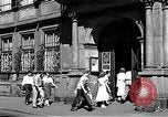 Standbild Studenten Heidelberg Deutschland, 1952, aus Sekunde 23 historischem Filmmaterial Videoclip 65675045166