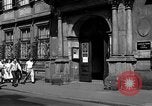 Standbild Studenten Heidelberg Deutschland, 1952, aus Sekunde 33 historischem Filmmaterial Videoclip 65675045166