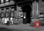 Standbild Studenten Heidelberg Deutschland, 1952, aus Sekunde 34 historischem Filmmaterial Videoclip 65675045166
