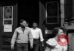 Standbild Studenten Heidelberg Deutschland, 1952, aus Sekunde 51 historischem Filmmaterial Videoclip 65675045166