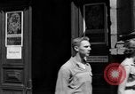 Standbild Studenten Heidelberg Deutschland, 1952, aus Sekunde 57 historischem Filmmaterial Videoclip 65675045166