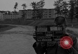 Standbild Vogelweh Wohngebiet Kaiserslautern Deutschland, 1955, aus Sekunde 43 historischem Filmmaterial Videoclip 65675045171