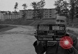 Standbild Vogelweh Wohngebiet Kaiserslautern Deutschland, 1955, aus Sekunde 47 historischem Filmmaterial Videoclip 65675045171