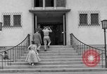 Image Vogelweh zone de logement Kaiserslautern Allemagne, 1955, de la seconde 10 séquences d'archives historiques vidéo 65675045174