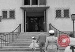 Image Vogelweh zone de logement Kaiserslautern Allemagne, 1955, de la seconde 22 séquences d'archives historiques vidéo 65675045174