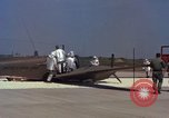 Image L'ARMÉE AMÉRICAINE RU-8D aéronefs Beechcraft Seminole fait des engins Jusqu'à l'atterrissage sur piste mousse Saigon Sud Vietnam, 1967, de la seconde 39 séquences d'archives historiques vidéo 65675045177
