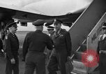 Immagine di Noi generali dell'Esercito arrivare Tokyo Giappone, 1951, secondo 4 filmato di repertorio 65675045194
