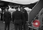 Immagine di Noi generali dell'Esercito arrivare Tokyo Giappone, 1951, secondo 5 filmato di repertorio 65675045194