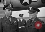 Immagine di Noi generali dell'Esercito arrivare Tokyo Giappone, 1951, secondo 7 filmato di repertorio 65675045194