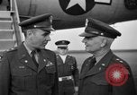 Immagine di Noi generali dell'Esercito arrivare Tokyo Giappone, 1951, secondo 10 filmato di repertorio 65675045194
