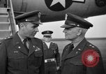 Immagine di Noi generali dell'Esercito arrivare Tokyo Giappone, 1951, secondo 11 filmato di repertorio 65675045194