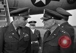 Immagine di Noi generali dell'Esercito arrivare Tokyo Giappone, 1951, secondo 13 filmato di repertorio 65675045194