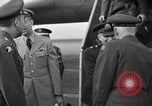 Immagine di Noi generali dell'Esercito arrivare Tokyo Giappone, 1951, secondo 15 filmato di repertorio 65675045194