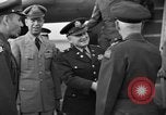 Immagine di Noi generali dell'Esercito arrivare Tokyo Giappone, 1951, secondo 16 filmato di repertorio 65675045194