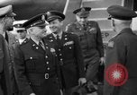 Immagine di Noi generali dell'Esercito arrivare Tokyo Giappone, 1951, secondo 20 filmato di repertorio 65675045194