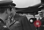 Immagine di Noi generali dell'Esercito arrivare Tokyo Giappone, 1951, secondo 27 filmato di repertorio 65675045194