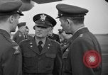 Immagine di Noi generali dell'Esercito arrivare Tokyo Giappone, 1951, secondo 31 filmato di repertorio 65675045194