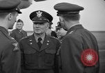 Immagine di Noi generali dell'Esercito arrivare Tokyo Giappone, 1951, secondo 34 filmato di repertorio 65675045194